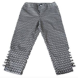 VENUS Black and White Patterned Cropped Pants